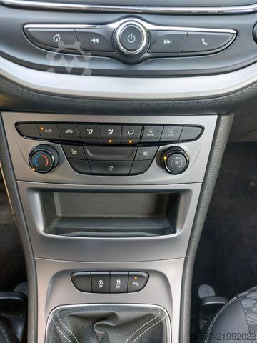 Minibús OPEL Astra Sports Tourer 1,5 CDTI-AHK-Navi-PDC