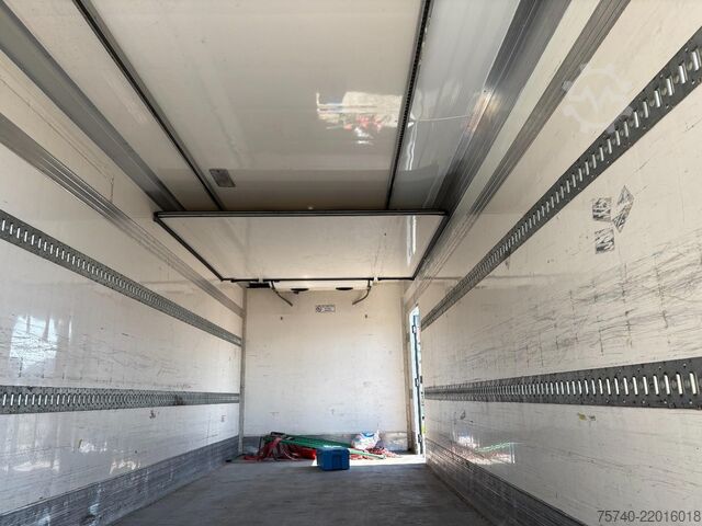 Refrigerated/freezer transport DAF CF 290 + 6X2 + CARRIER + LOADLIFT 2000KG + 2 CO...