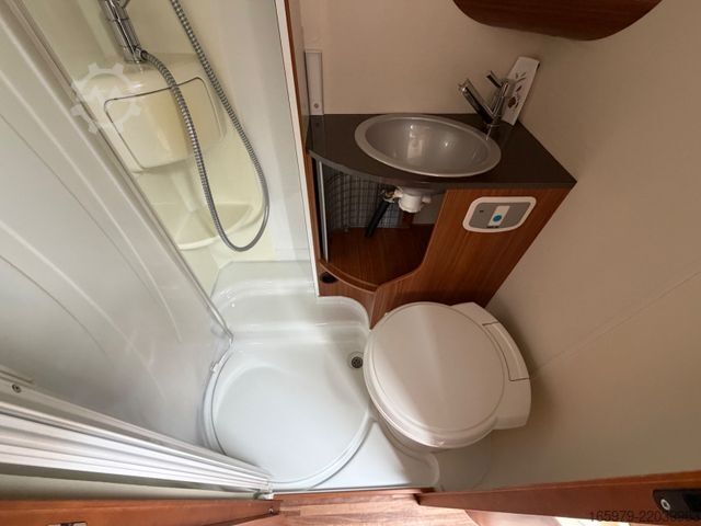 Camping-car semi-intégré ADRIA Compact SL