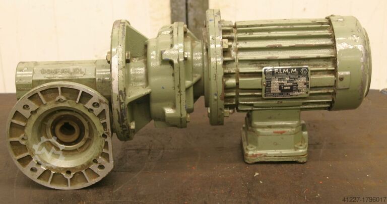 기어드 모터 0.75 kW 15 RPM FIMM 4PE80 B