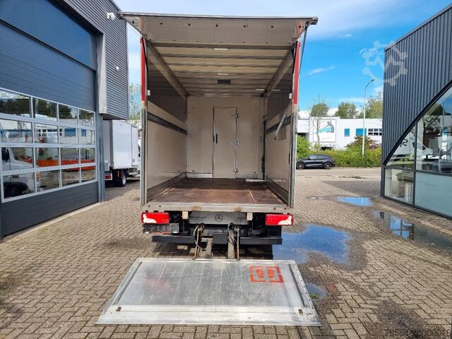 Koffer Mercedes-Benz Sprinter 516 CDI Koffer LBW Dhollandia 750KG 24KUB