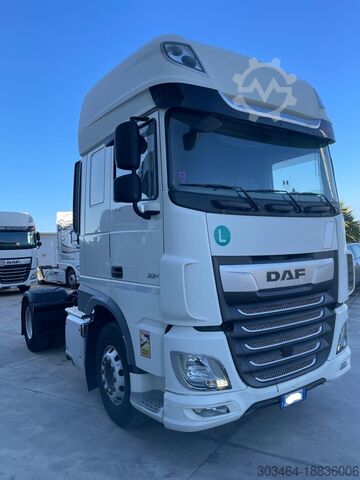 Traktor standard DAF XF 530 FT