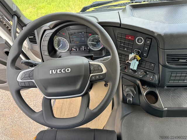 Châssis avec cabine Iveco T-Way AD380T43H-3800 AT Chassis Cabin (3 units)