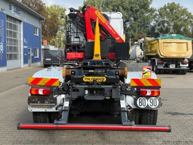 Кран монтиран на камион MERCEDES-BENZ Arocs 3246 8x4 Abrollkipper Kran Palfinger 19001