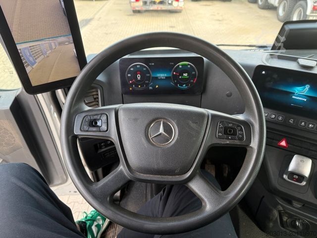 Кран монтиран на камион MERCEDES-BENZ Arocs 3246 8x4 Abrollkipper Kran Palfinger 19001