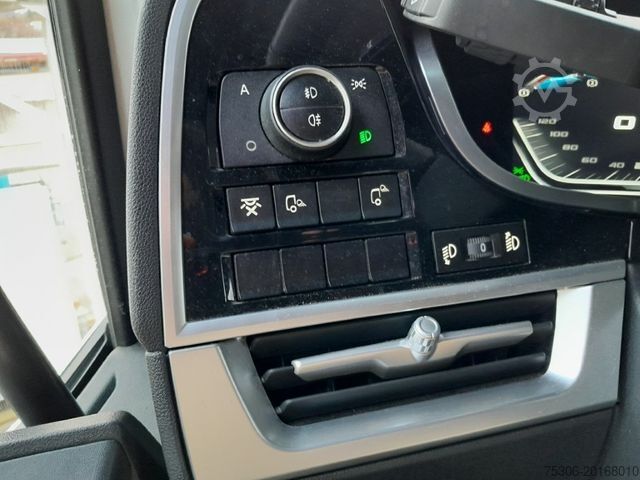 Standart çekici ünitesi DAF FT XG+ 530