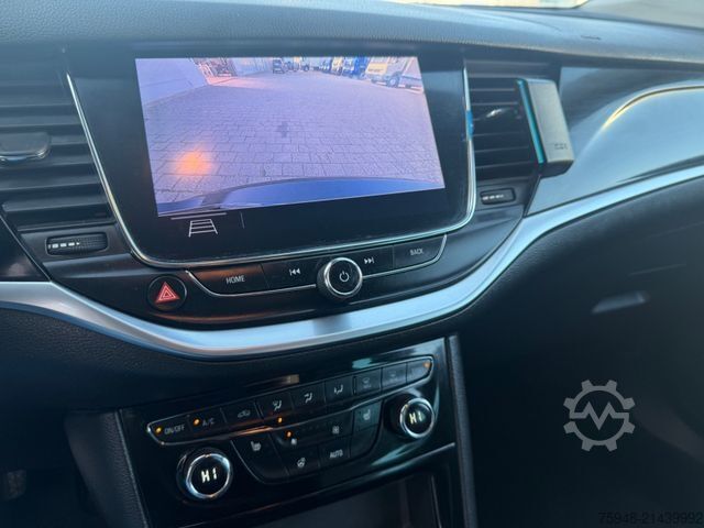 Smábíll OPEL Astra Sports Tourer Navi Klima Kamera Motor NEU!