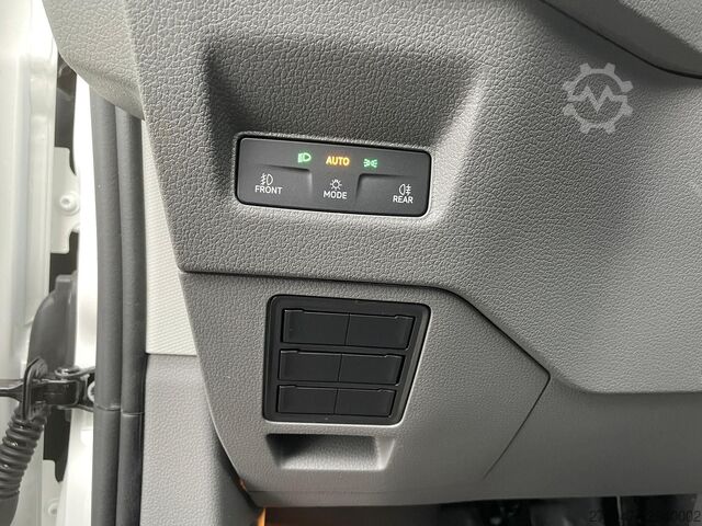 Dubă cu acoperiș înalt MAN TGE 3.180 Kasten L5H3 ACC STANDHZ NAVI LED DAB