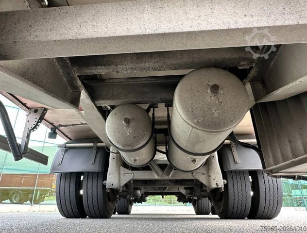 Remorcă frigorifică Burg 2 AXLE VAN BEURDEN ISOLATED BOX TRS COOLING