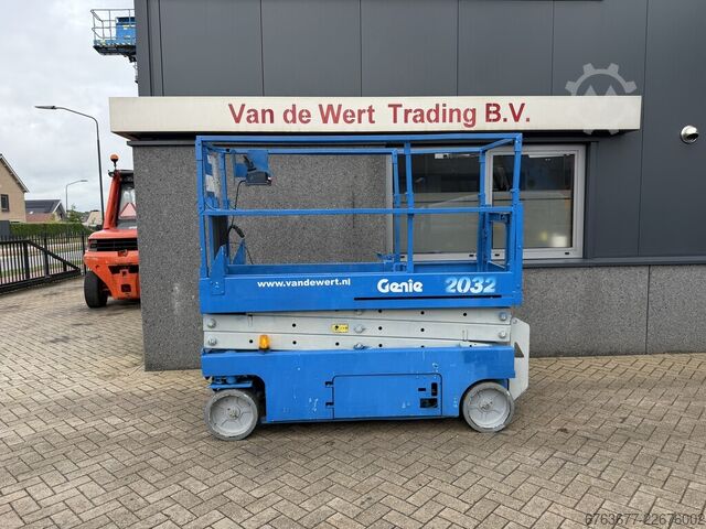 Genie GS-2032 lift gunting, lift kerja gunting, 2005 jam, tinggi kerja 8 meter GENIE GS-2032 schaarlift schaar hoogwerker 2005uur 8mtr werkhoogte