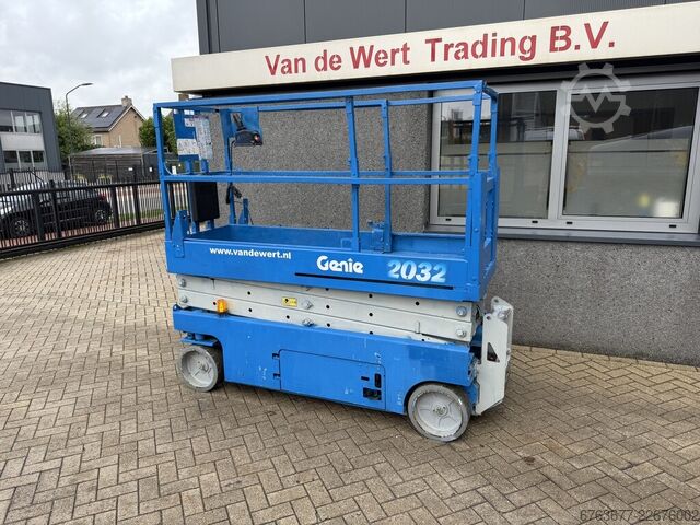 Genie GS-2032 lift gunting, lift kerja gunting, 2005 jam, tinggi kerja 8 meter GENIE GS-2032 schaarlift schaar hoogwerker 2005uur 8mtr werkhoogte