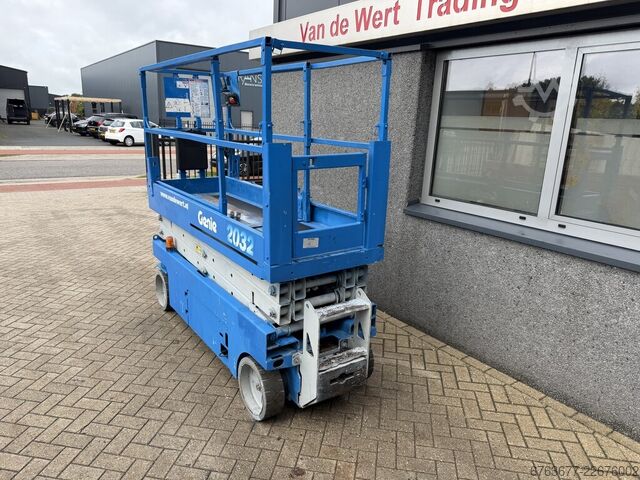 Genie GS-2032 lift gunting, lift kerja gunting, 2005 jam, tinggi kerja 8 meter GENIE GS-2032 schaarlift schaar hoogwerker 2005uur 8mtr werkhoogte