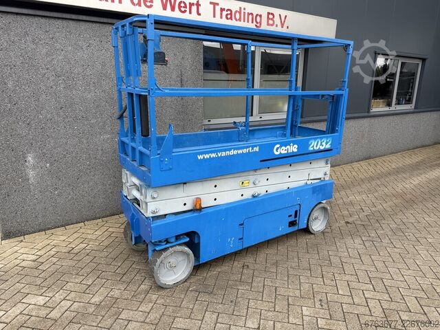 Genie GS-2032 lift gunting, lift kerja gunting, 2005 jam, tinggi kerja 8 meter GENIE GS-2032 schaarlift schaar hoogwerker 2005uur 8mtr werkhoogte