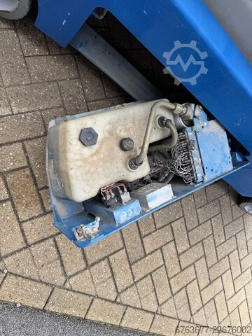 Genie GS-2032 lift gunting, lift kerja gunting, 2005 jam, tinggi kerja 8 meter GENIE GS-2032 schaarlift schaar hoogwerker 2005uur 8mtr werkhoogte