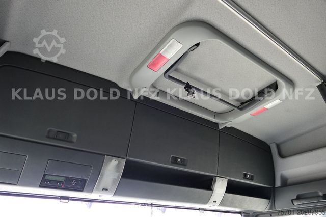 Camion cu platformă și prelată MAN TGX 26.400 Lift-/Lenkachse Vollluft LBW Euro 5