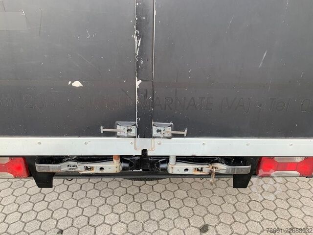 Verhollinen pakettiauto Iveco Daily 35C11 - Centina e Telo - Alza e Abbassa