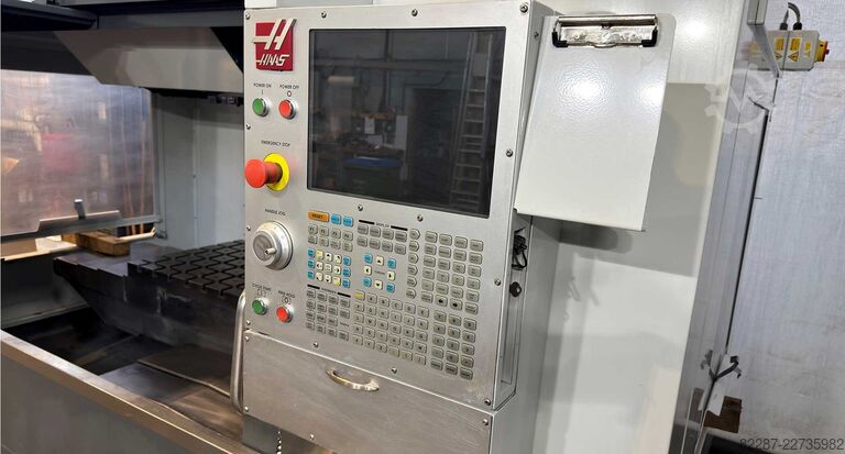 수직 머시닝 센터 **Used Haas** VM3 Vertical Machining Centre