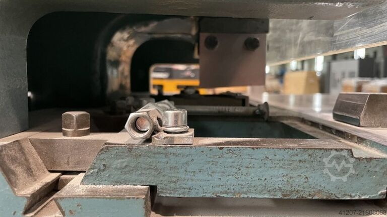 다른 Polygraph VEB Y50-10E