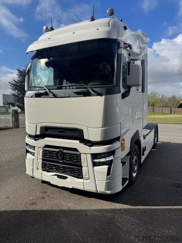 Standard tractor unit Renault T 520