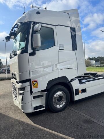 Standard tractor unit Renault T 520
