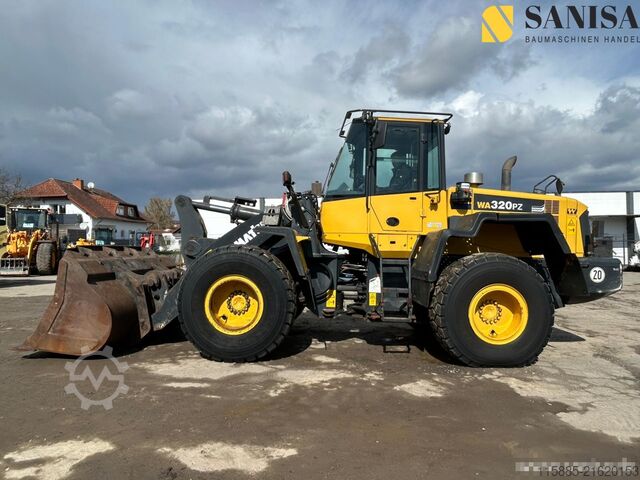 Loader Komatsu WA 320PZ-6/Schaufel/SW/Motor qualmt