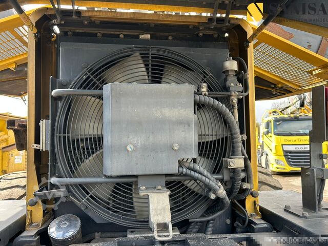 Loader Komatsu WA 320PZ-6/Schaufel/SW/Motor qualmt