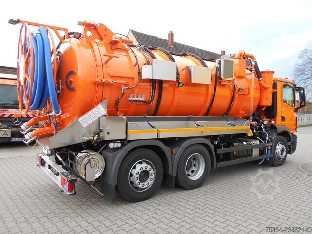 Camion-citerne à vide MAN TGM 26.320 6x2-4 BL / Faros 13,5/1