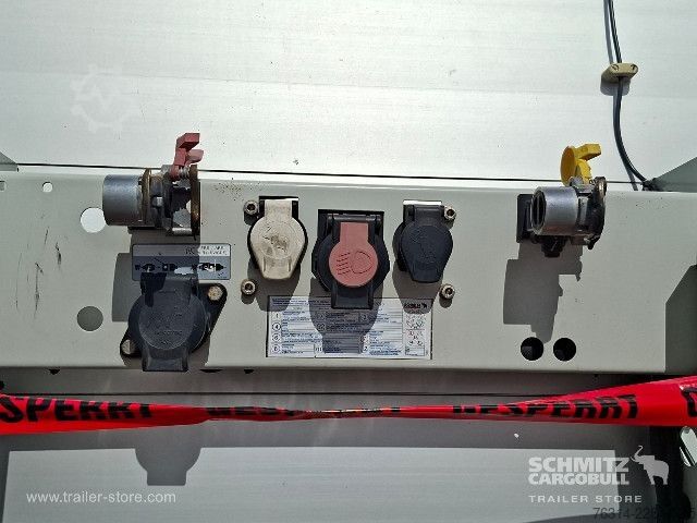 Brandalı açık yarı römork Schmitz Cargobull Curtainsider Mega Getränke