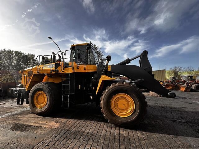  Komatsu WA600-8E0