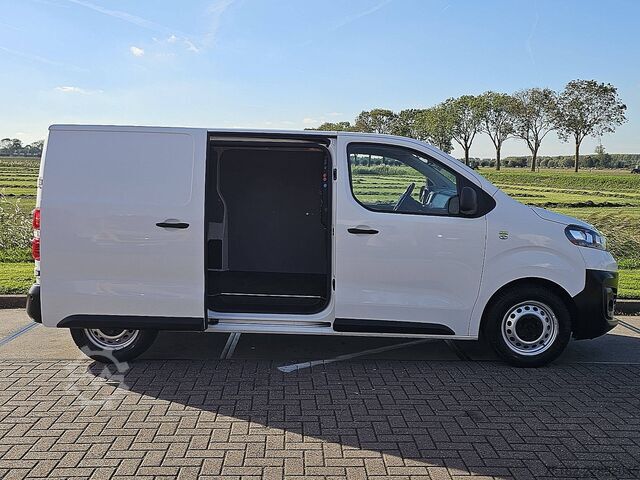 Augsta jumta universālis OPEL VIVARO 1.5 L2 Navi NAP Euro6 Airco Trekhaak 3-Z...