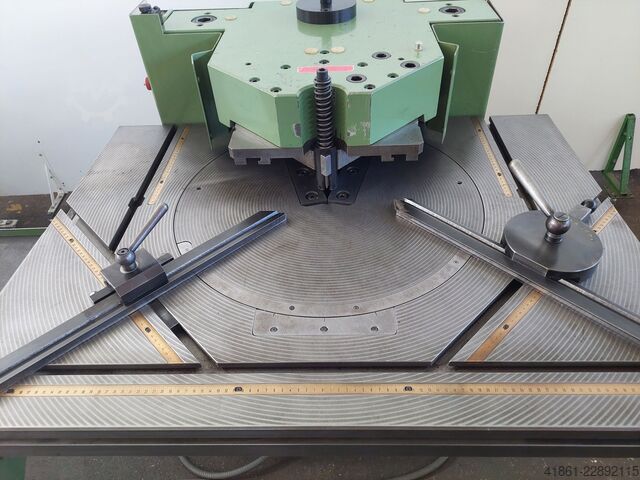 Makineri universale për çlirimin hidraulik BOSCHERT K 30-120