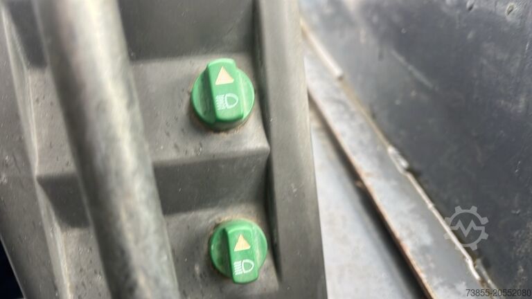 Kompaktlader auf Kette Takeuchi TL130 with forks and loader bucket