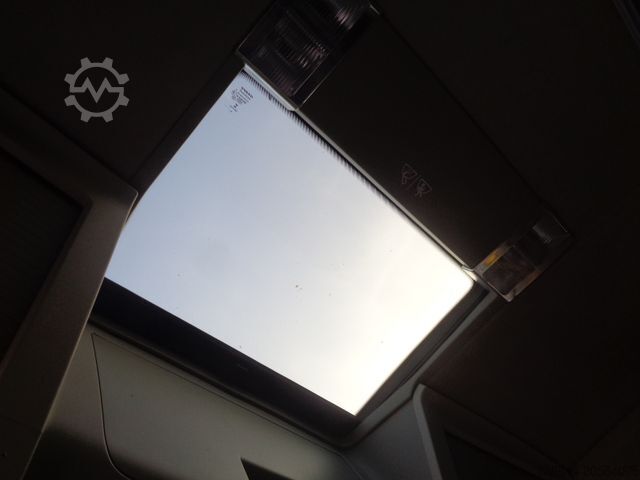 Volume tractor unit VOLVO FH460 LLS Low-Liner 2 x Tank