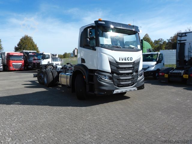 Iveco X WAY AD280X48Y/PS HR ON Rd.4500+1395mm