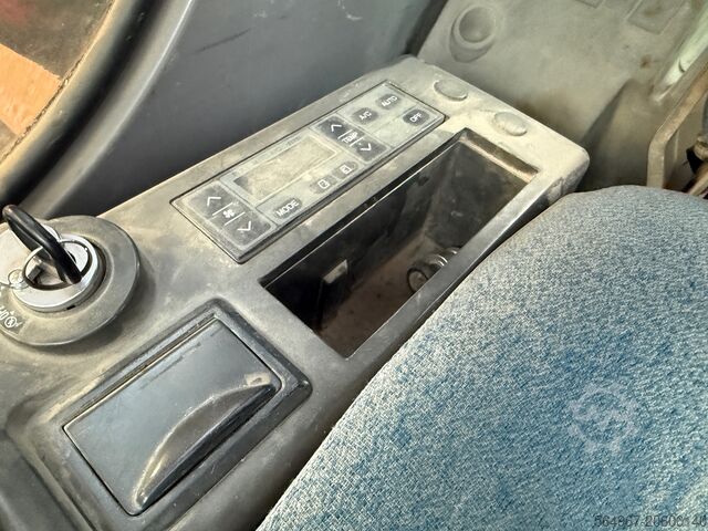 Kāpurķēžu ekskavators Hitachi ZX240 Klima SW ISUZU ENGINE