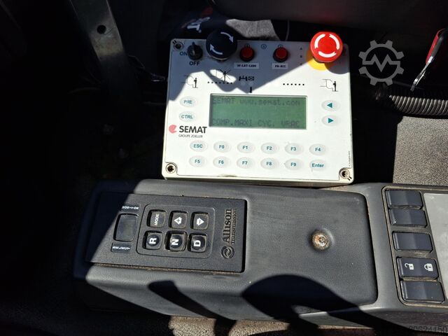 Vozidlo na svoz komunálního odpadu RENAULT D26 WIDE 320 - 6X2 - E6 - SEMAT C337