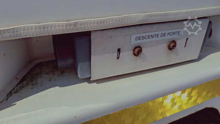 Vozidlo na zber komunálneho odpadu RENAULT D26 WIDE 320 - 6X2 - E6 - SEMAT C337