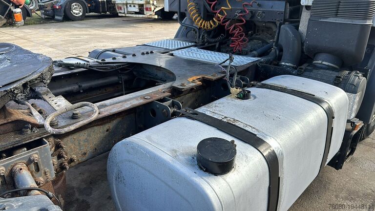 Tracteur standard Renault Premium 420 (MANUAL GEARBOX / BOITE MANUELLE)