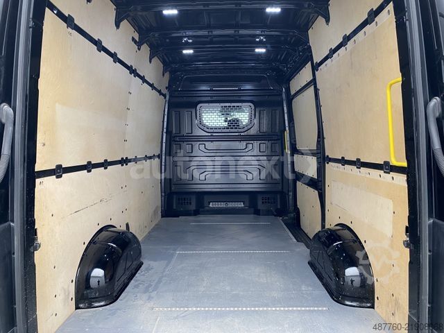 Højt tag varevogn VOLKSWAGEN Crafter 35 Aut. *AHK 3,0t* LED+ACC+Kamera (3930)