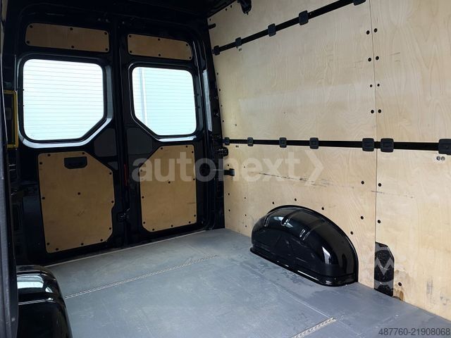 Højt tag varevogn VOLKSWAGEN Crafter 35 Aut. *AHK 3,0t* LED+ACC+Kamera (3930)