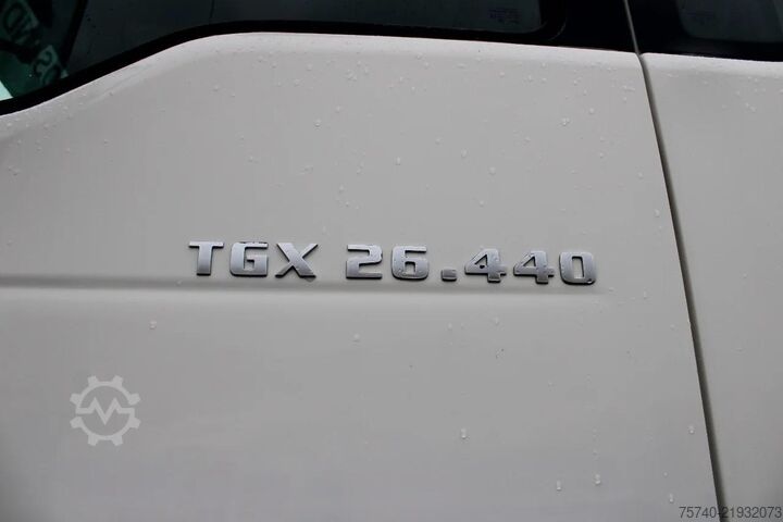 Ladepritsche MAN TGX 26.440 + EURO 5 + Right Hand Drive