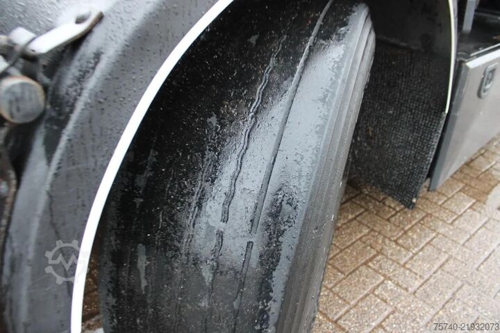 Ladepritsche MAN TGX 26.440 + EURO 5 + Right Hand Drive