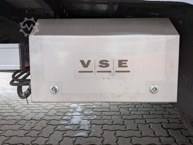 Atvira puspriekabė su tentu Wiese Gabelstaplertransporter mit Rampe