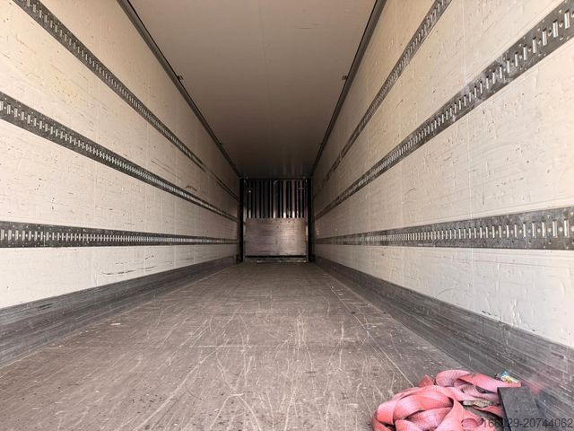 Dėžinė puspriekabė KRONE SZ - Mega Koffer mit Rampenhalterung