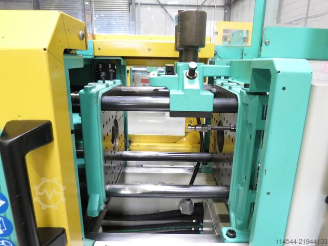 Machine de moulage par injection 2x ARBURG A 170 S 180-30 T (S&P 3798)