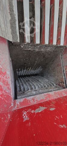 履带式移动颚式破碎机 Red Rhino 7000 jaw crusher