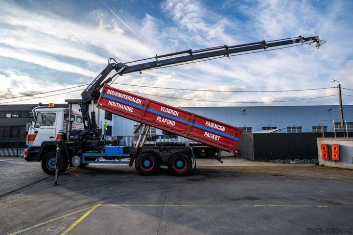Tipper dengan derek MAN 33.422 DF + HIAB 220 C-5