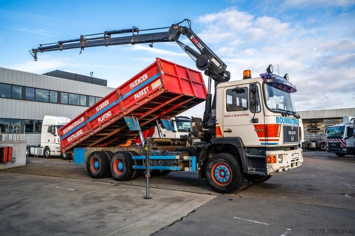 Tipper dengan derek MAN 33.422 DF + HIAB 220 C-5