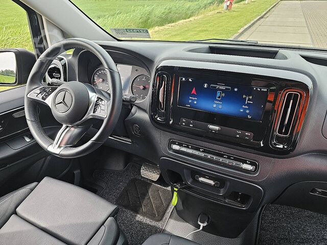 Break cu acoperiș înalt MERCEDES-BENZ VITO 119 CDI L2 LED Distronic Nav