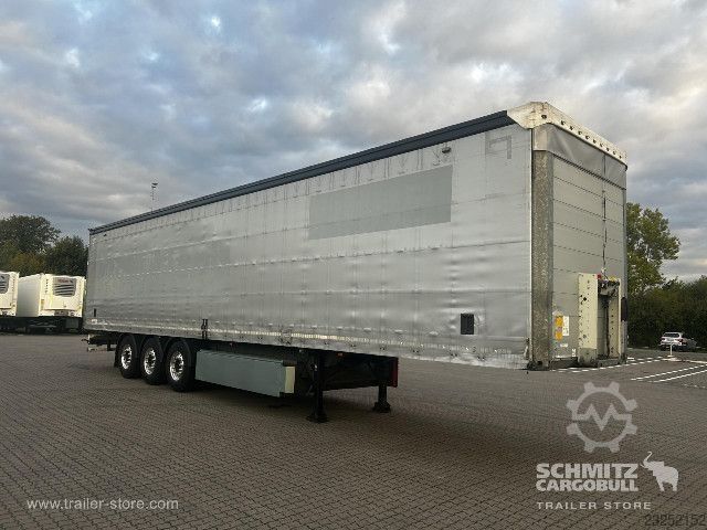 Atvērta puspiekabe ar tentu Schmitz Cargobull Curtainsider Standard Getränke